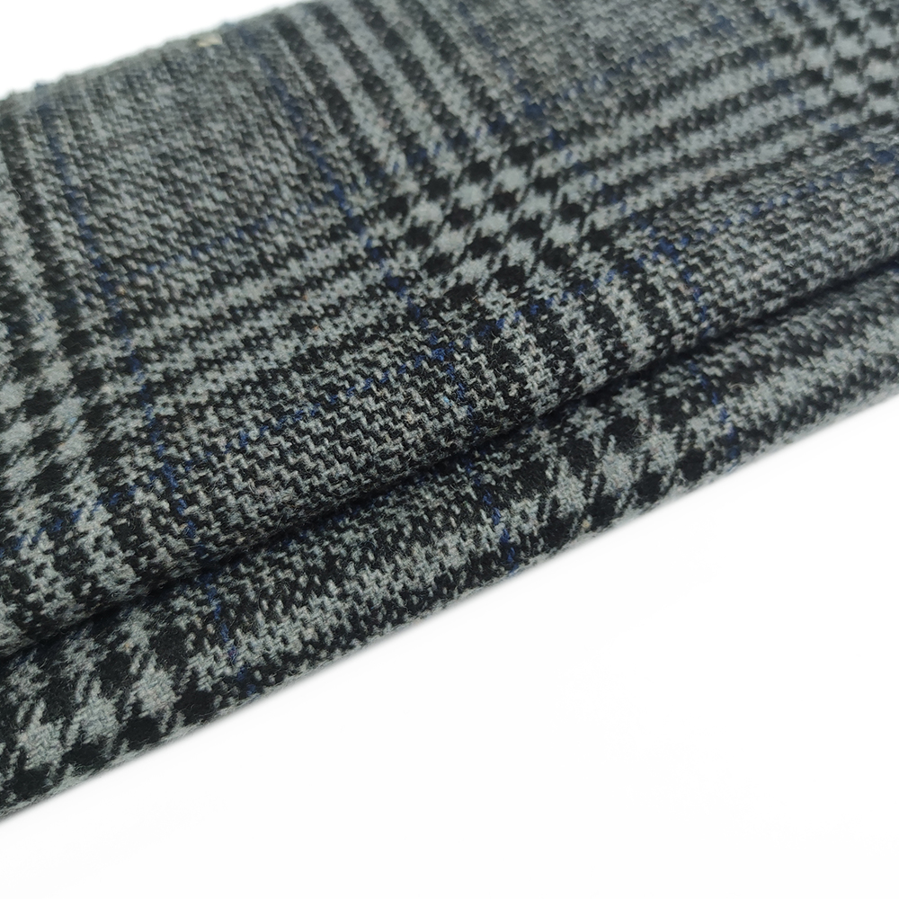 light weight 30 wool flannel plaid fabric